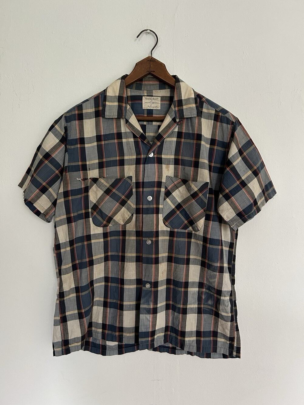 Vintage 1960s Penneys Short Sleeve Loop Collar Button Up Plaid Distressed Medium